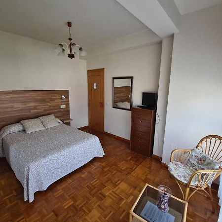 מלון Louro Hostal Playa Atlantica מראה חיצוני תמונה