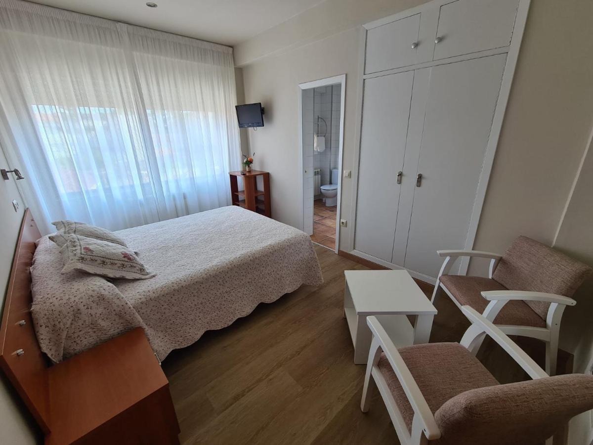 מלון Louro Hostal Playa Atlantica מראה חיצוני תמונה